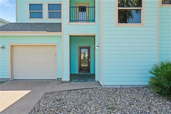 227 Windjammer RD, Rockport, TX 78382