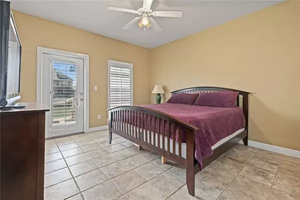 227 Windjammer RD, Rockport, TX 78382