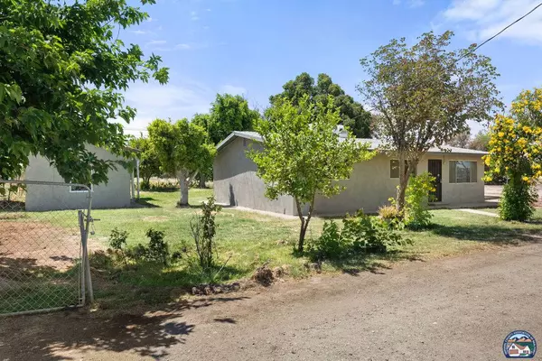 1612 E Thiesen Rd, Holtville, CA 92250