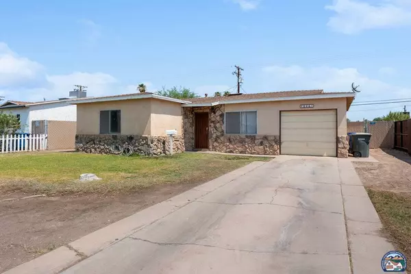 646 Aurora Dr, El Centro, CA 92243