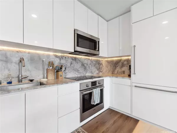 987 Queen ST #4112, Honolulu, HI 96814