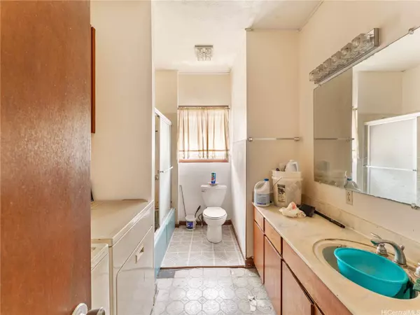 1934 Pauoa RD, Honolulu, HI 96813