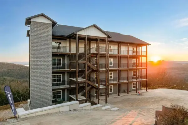 Blue Water Vista: Luxury Turnkey Condos Near Table Rock Lake and Silver Dollar City in Branson