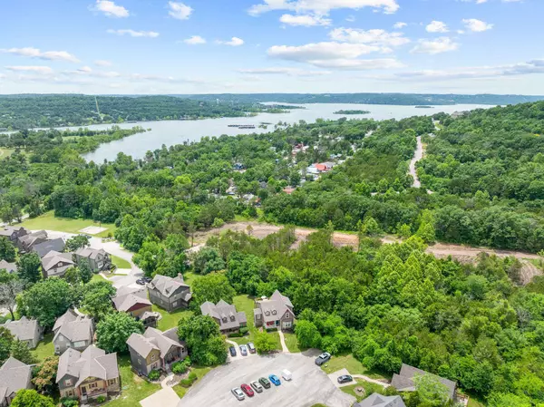 208 Streamside Drive #25, Hollister, MO 65672