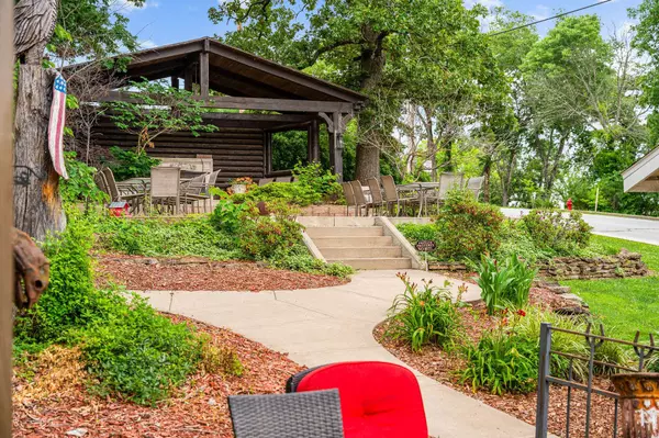 120 N 4th Street, Branson, MO 65616