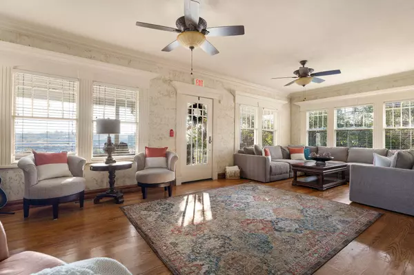 120 N 4th Street, Branson, MO 65616