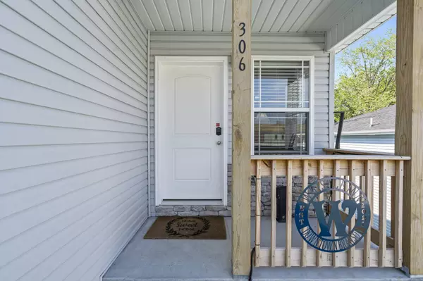 306 W College Street, Branson, MO 65616