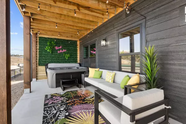 210 Poolside Pass Road, Hollister, MO 65672