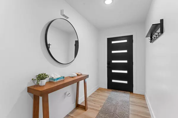 355 Poolside Pass #12, Hollister, MO 65672