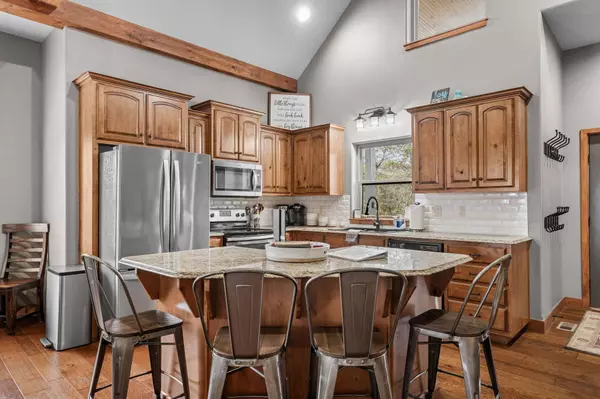 225 Foggy Bay Lane, Hollister, MO 65672