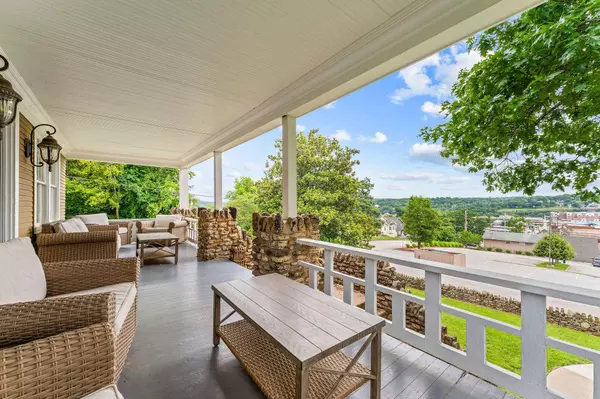 120 N 4th Street, Branson, MO 65616