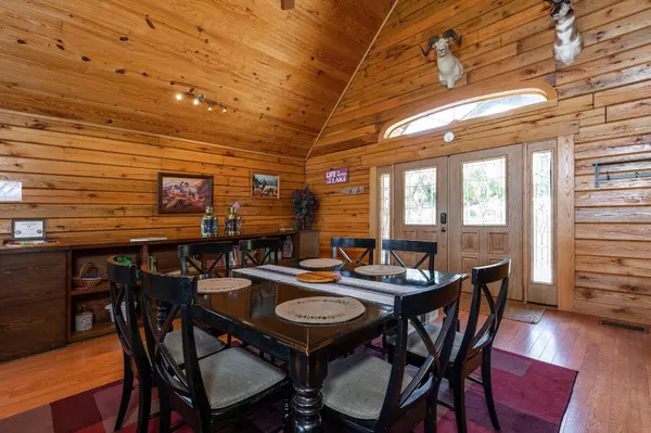 963 Hallie Drive, Blue Eye, MO 65611