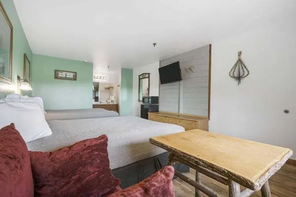 982 Indian Point Road #Block Of  20, Branson, MO 65616