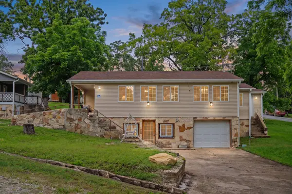177 Benton Avenue, Rockaway Beach, MO 65740
