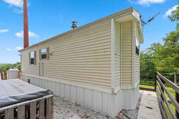 130 Lillian Road, Rockaway Beach, MO 65740