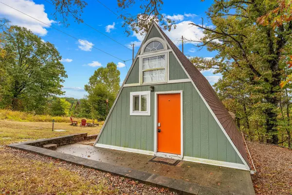 578 Morning Glory Road, Rockaway Beach, MO 65740