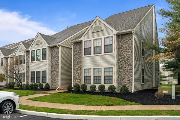 64 BRIDGEWATER DR, Marlton, NJ 08053