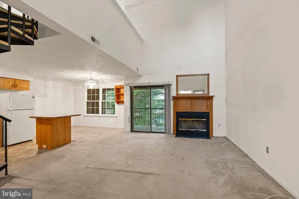 64 BRIDGEWATER DR, Marlton, NJ 08053