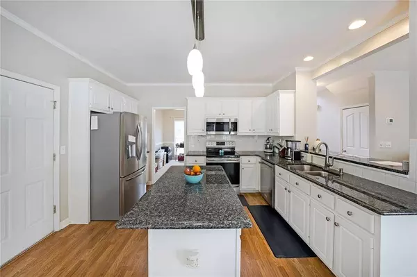 3190 Wood Springs TRCE SW, Lilburn, GA 30047