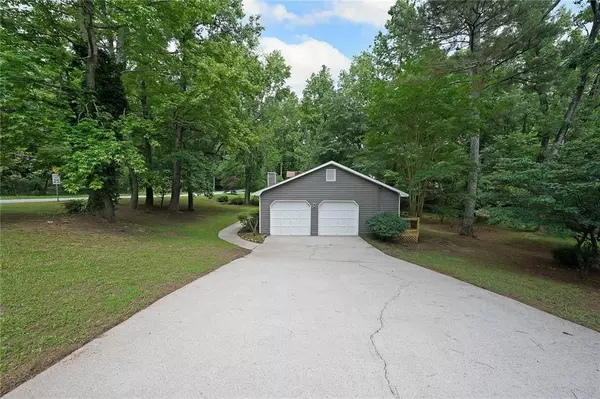 5807 Christopher LN, Lithonia, GA 30058