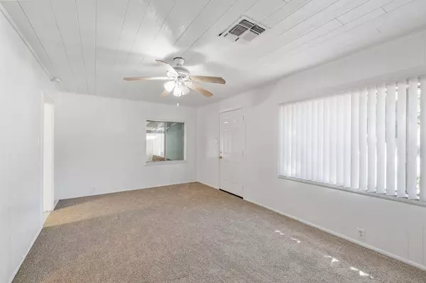 7626 N Chestnut AVE, Clovis, CA 93611