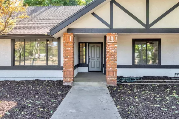 6820 N Locan AVE, Clovis, CA 93619