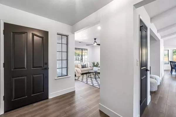 6820 N Locan AVE, Clovis, CA 93619