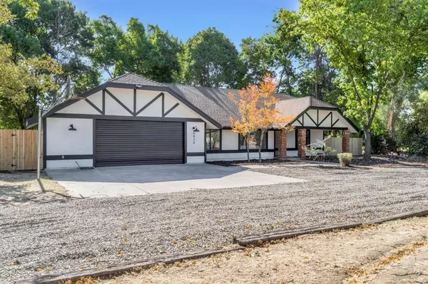 6820 N Locan AVE, Clovis, CA 93619