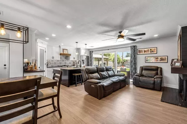 5772 E Bernadine DR, Fresno, CA 93727