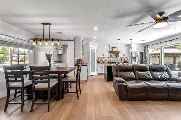 5772 E Bernadine DR, Fresno, CA 93727