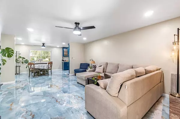 6808 N Woodrow AVE, Fresno, CA 93710