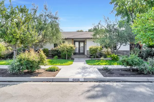 6808 N Woodrow AVE, Fresno, CA 93710