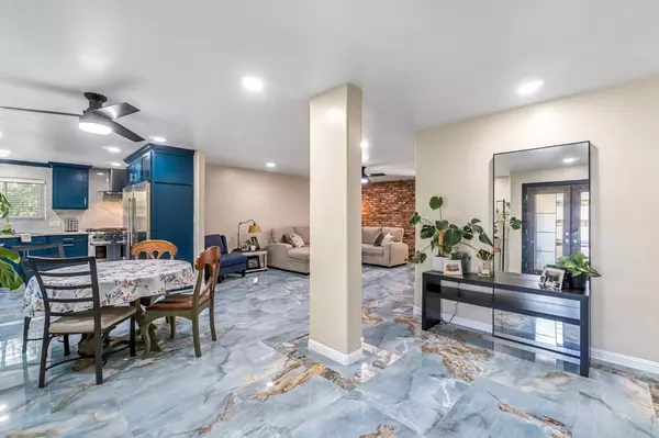 6808 N Woodrow AVE, Fresno, CA 93710