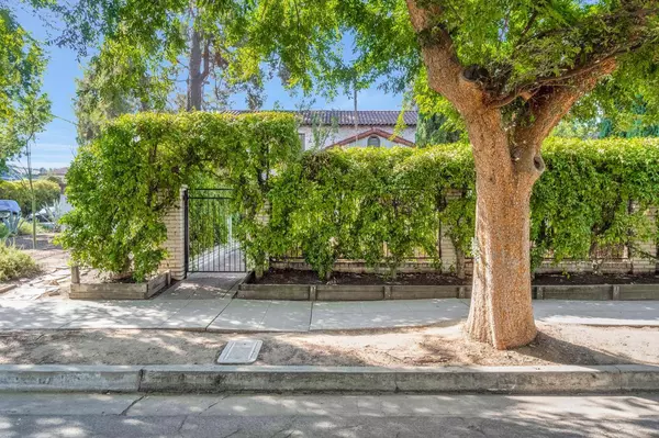 666 E Carmen AVE, Fresno, CA 93728