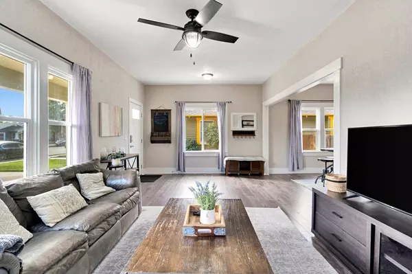 1355 N Roosevelt AVE, Fresno, CA 93728