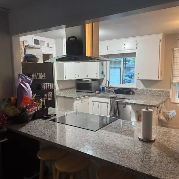 3508 E Norwich AVE, Fresno, CA 93727