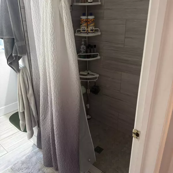 3508 E Norwich AVE, Fresno, CA 93727