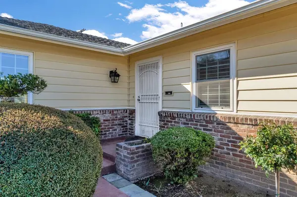 753 W Floradora AVE, Fresno, CA 93728