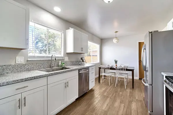 5455 N Bond ST, Fresno, CA 93710