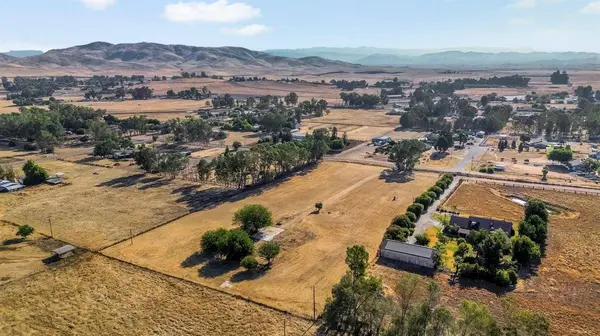 10785 N Burgan AVE, Clovis, CA 93619
