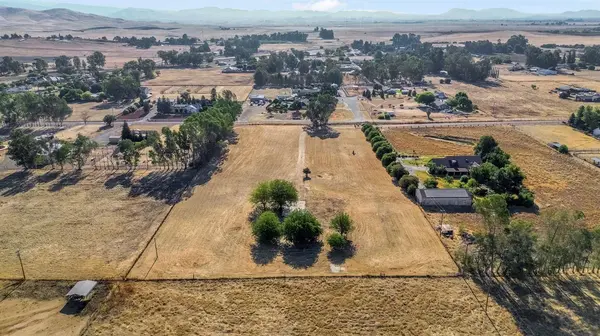 10785 N Burgan AVE, Clovis, CA 93619