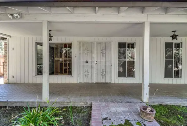 824 E Buckingham WAY, Fresno, CA 93704