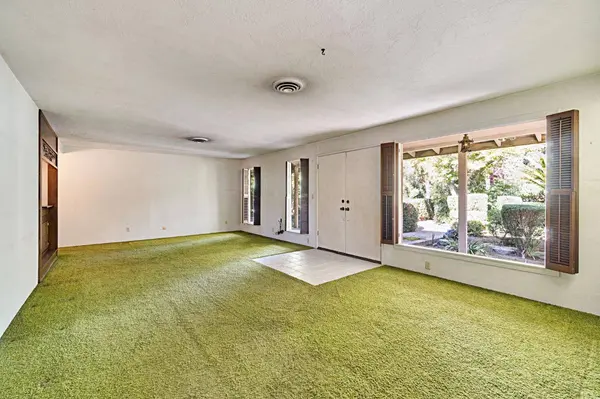 824 E Buckingham WAY, Fresno, CA 93704