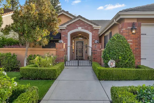 10475 N Pierpont CIR, Fresno, CA 93730