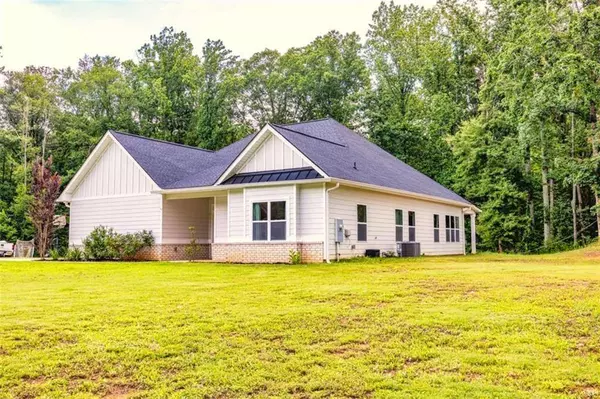 40 Westbrook RD, Carrollton, GA 30116