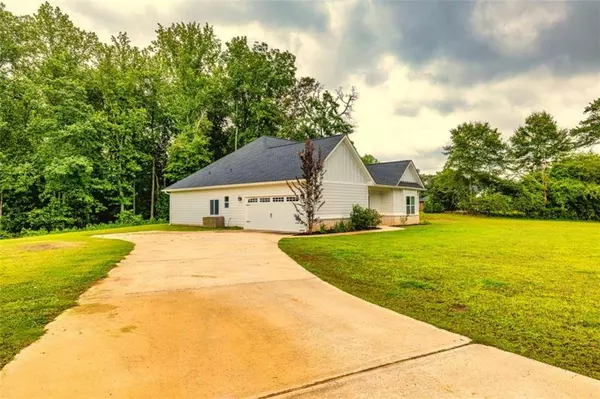 40 Westbrook RD, Carrollton, GA 30116