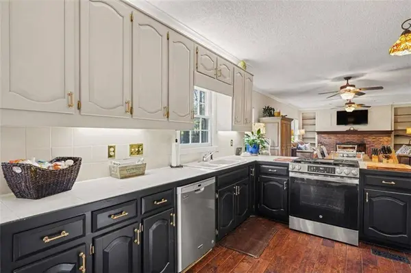 105 Tiffany CT, Locust Grove, GA 30248