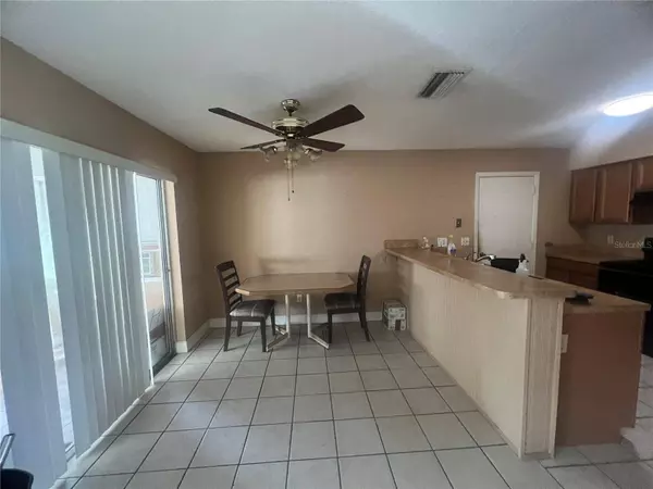 10230 GENESEE LN, Orlando, FL 32821