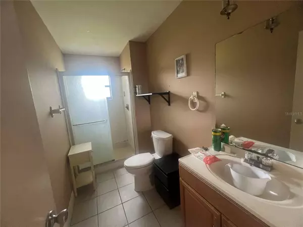 10230 GENESEE LN, Orlando, FL 32821