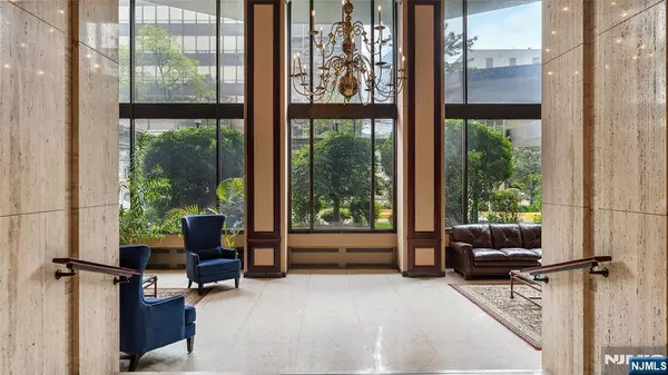 2077 Center AVE #18c, Fort Lee, NJ 07024